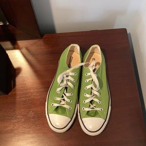 Hard to find shade of green low top Converse